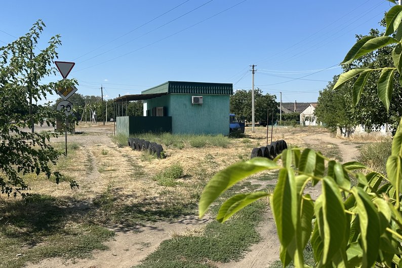 Побиття військовослужбовців цивільними: свідки та сторони події розповіли, що сталося у Бузькому