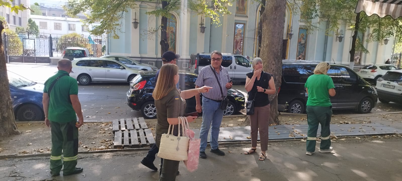 На зображенні може бути: 5 людей